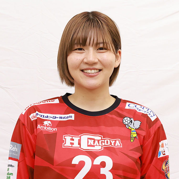 榊 真菜